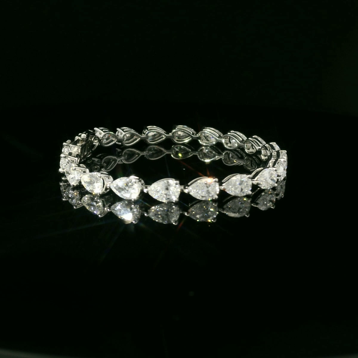 Pear 0.50ct Each - 28,900$ HKD