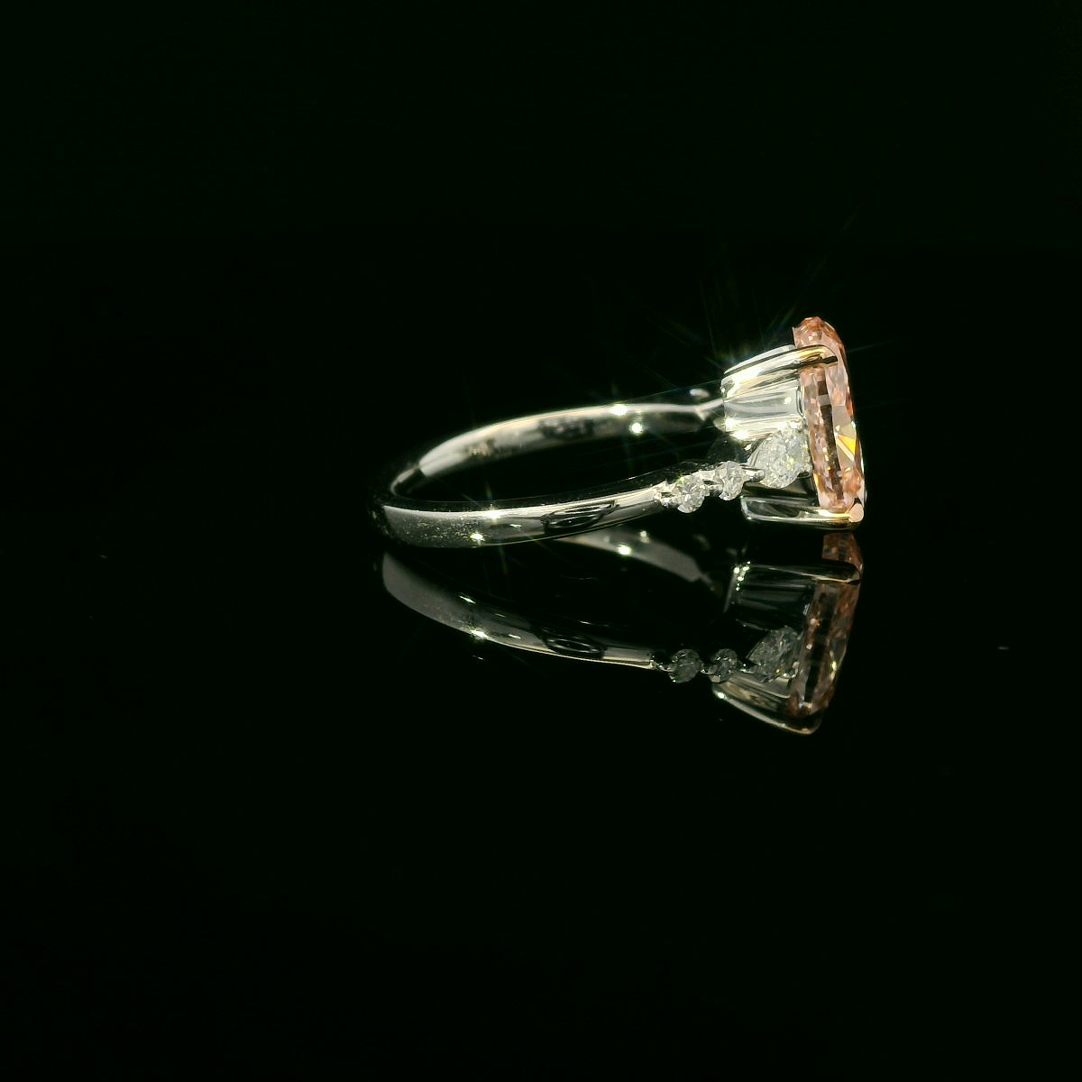 IGI 2.22ct OVAL FANCY VIVID PINK