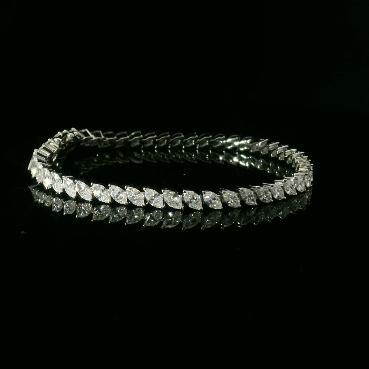 Marquise 0.10ct Each - 20,900$ HKD