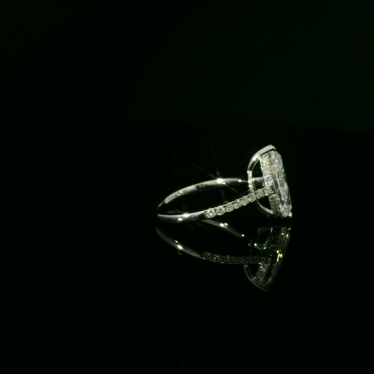 IGI Marquise 2.58ct D VVS2 18k W/G