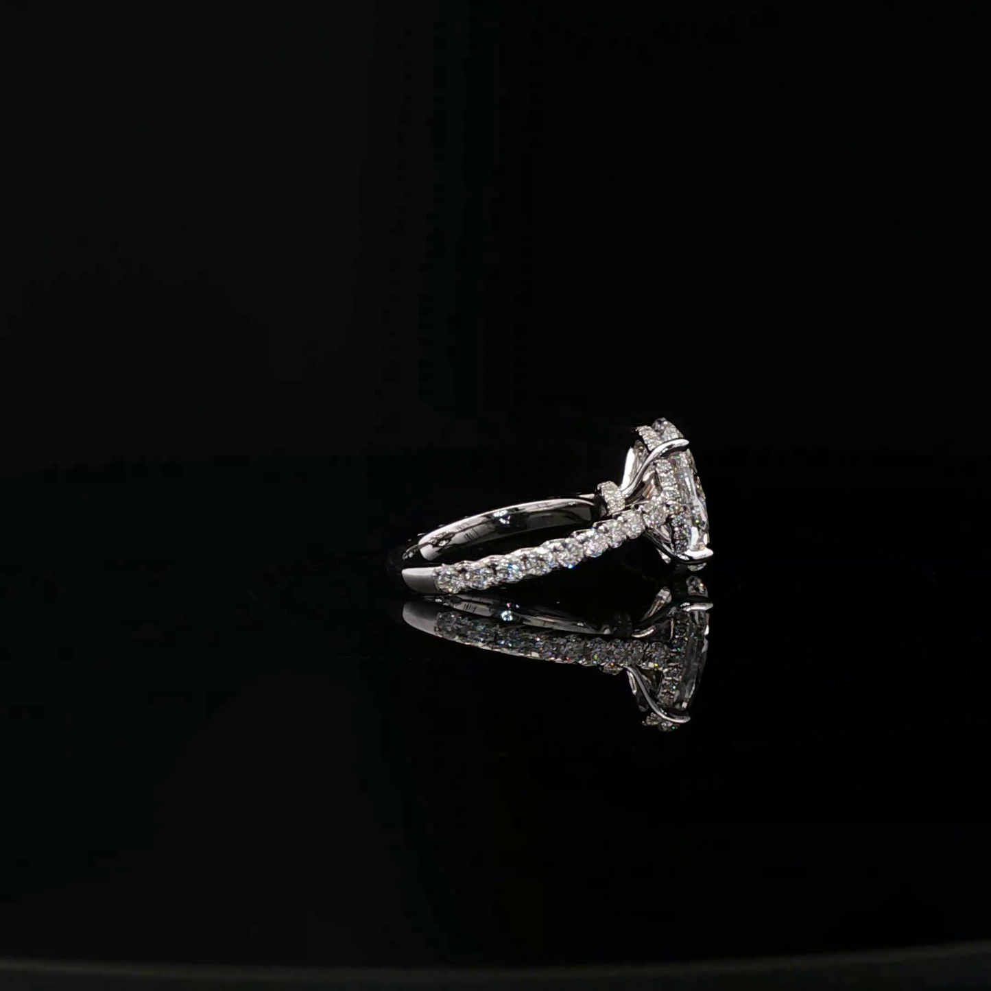 IGI Oval 3.51ct D VVS2