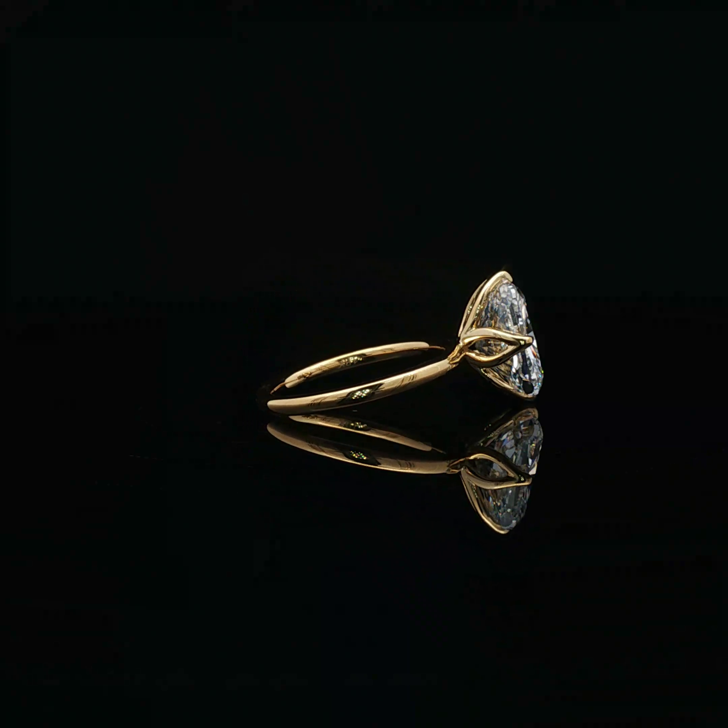 IGI Cushion 4.02ct D VS1 18K Y/G