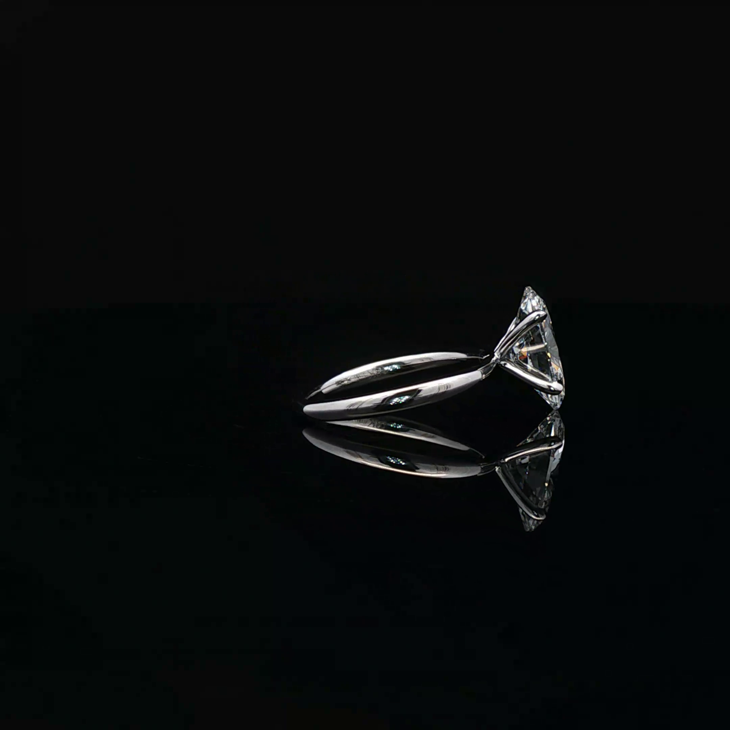 IGI Oval 2.53ct D VS1