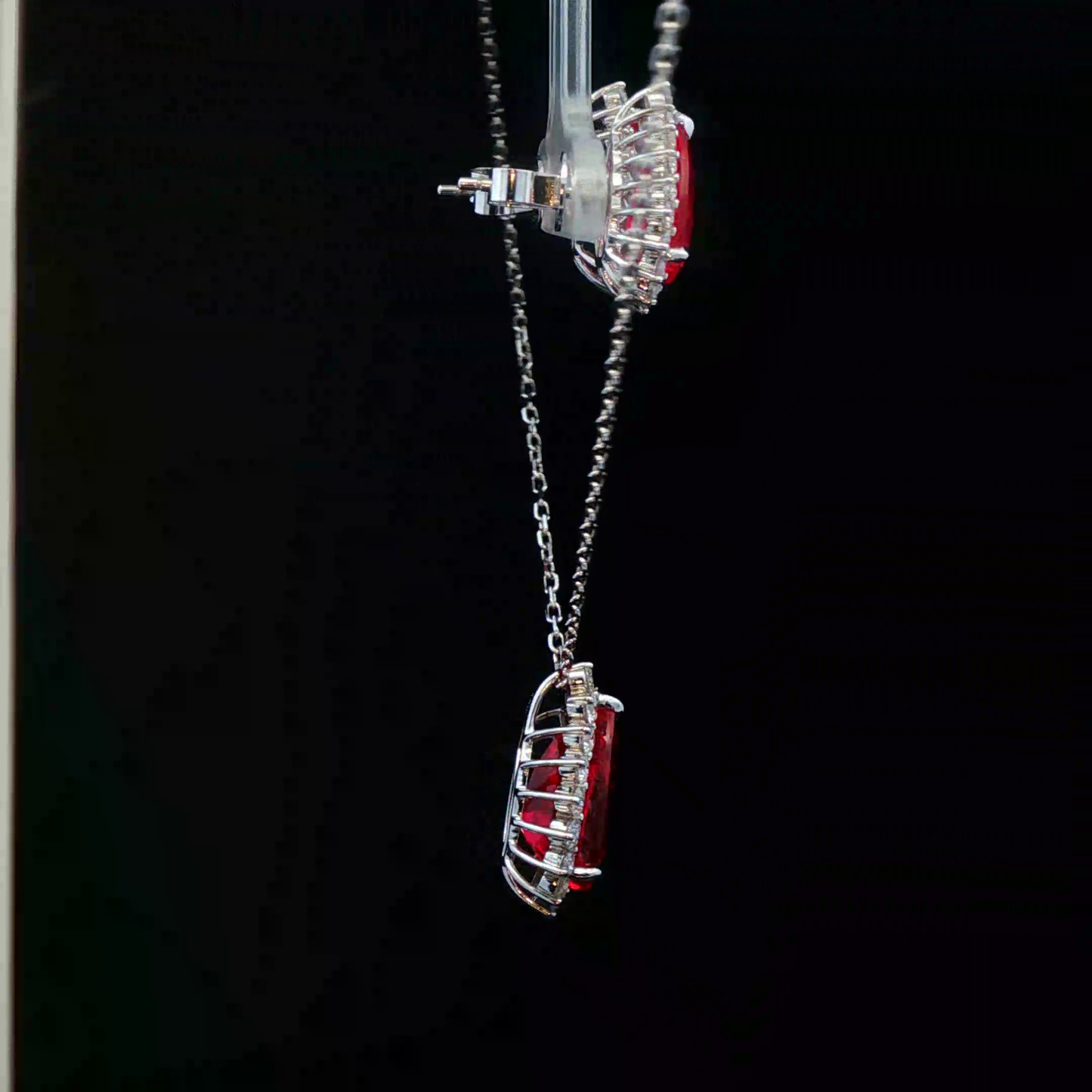 Lab Grown Pear Ruby Set - 18,400$ HKD