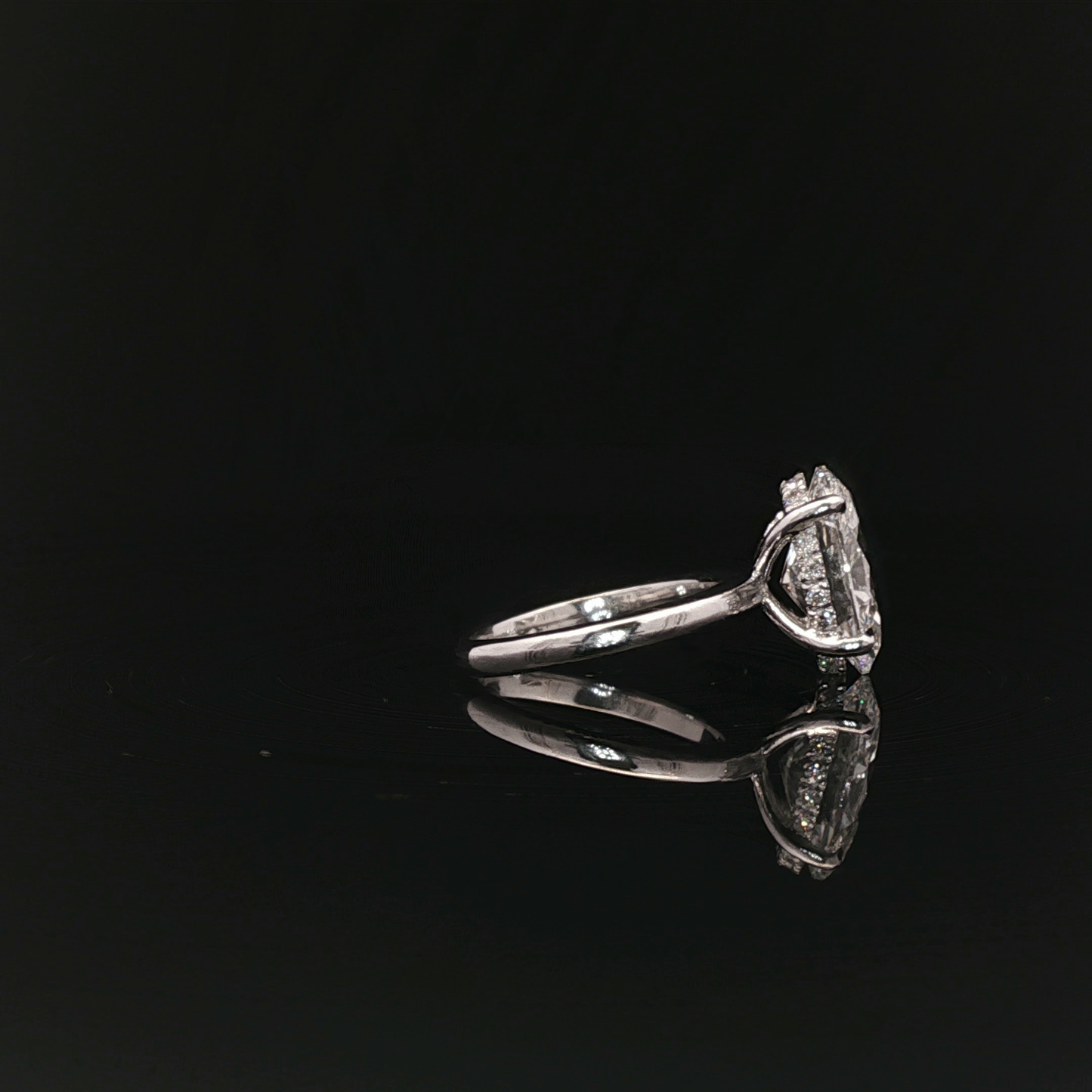 IGI Oval 3.01ct D VS1 18K/W