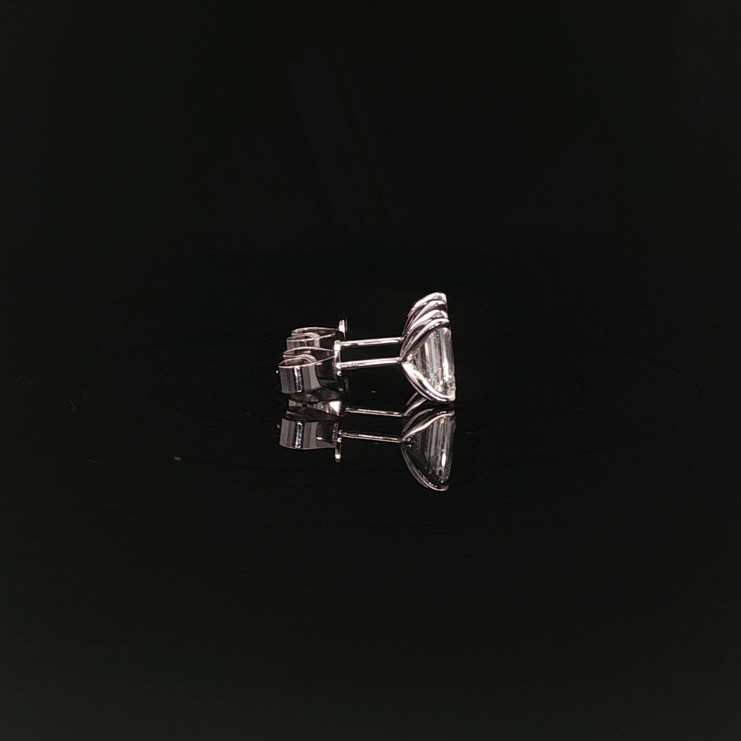 Emerald 1ct D VVS - 8,500$ HKD