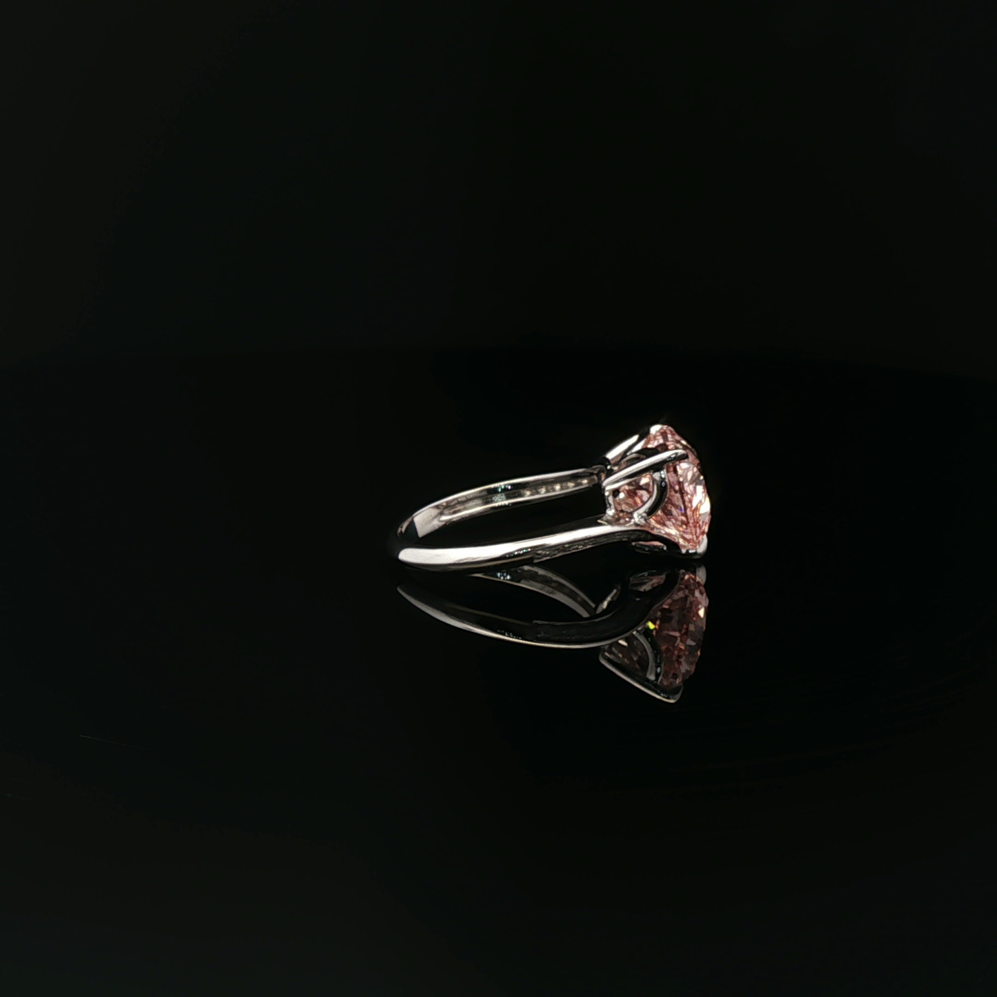 IGI Heart 4.04ct Fancy Vivid Pink VS1 18k/w