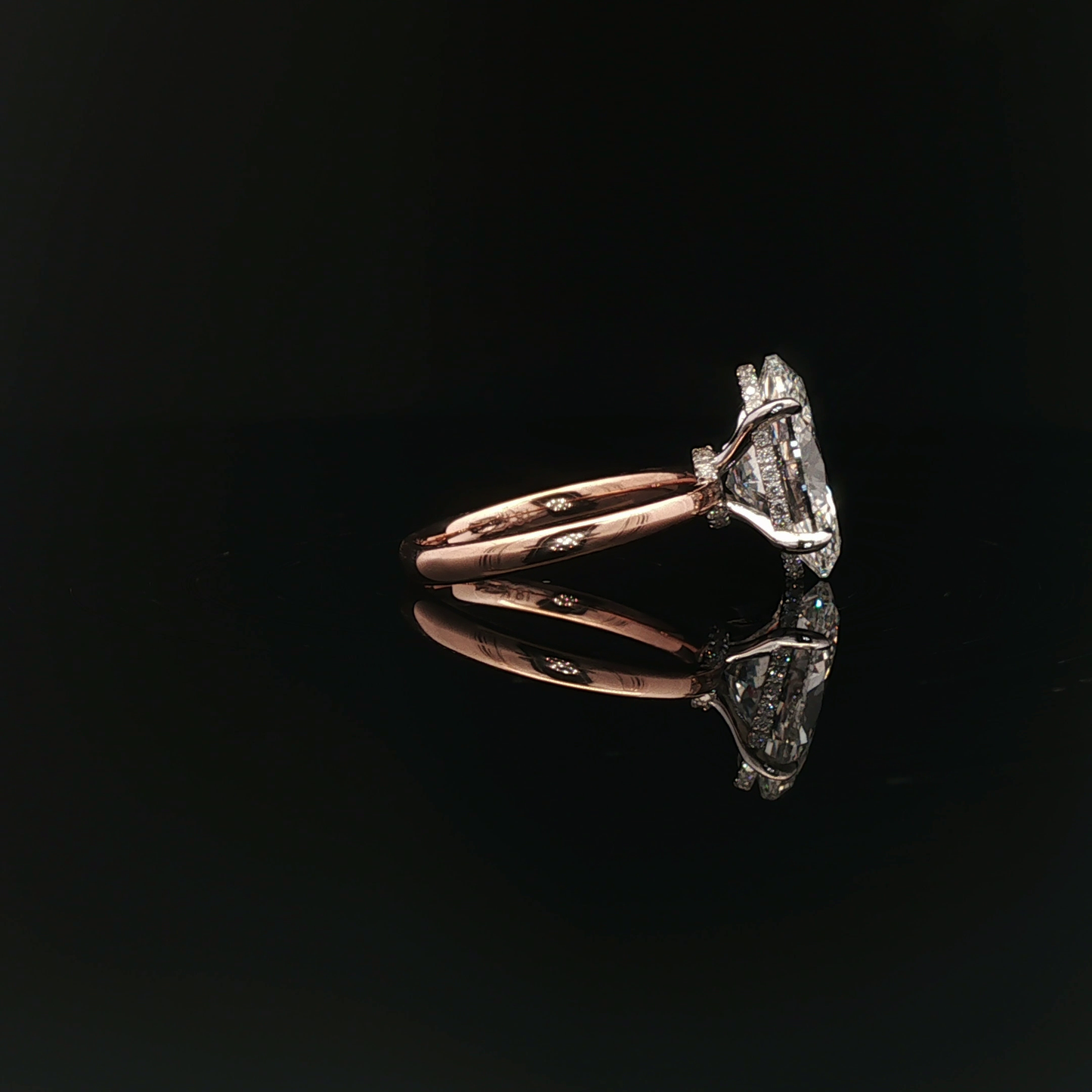 IGI Oval 5.01ct E VVS2 18k/W&R