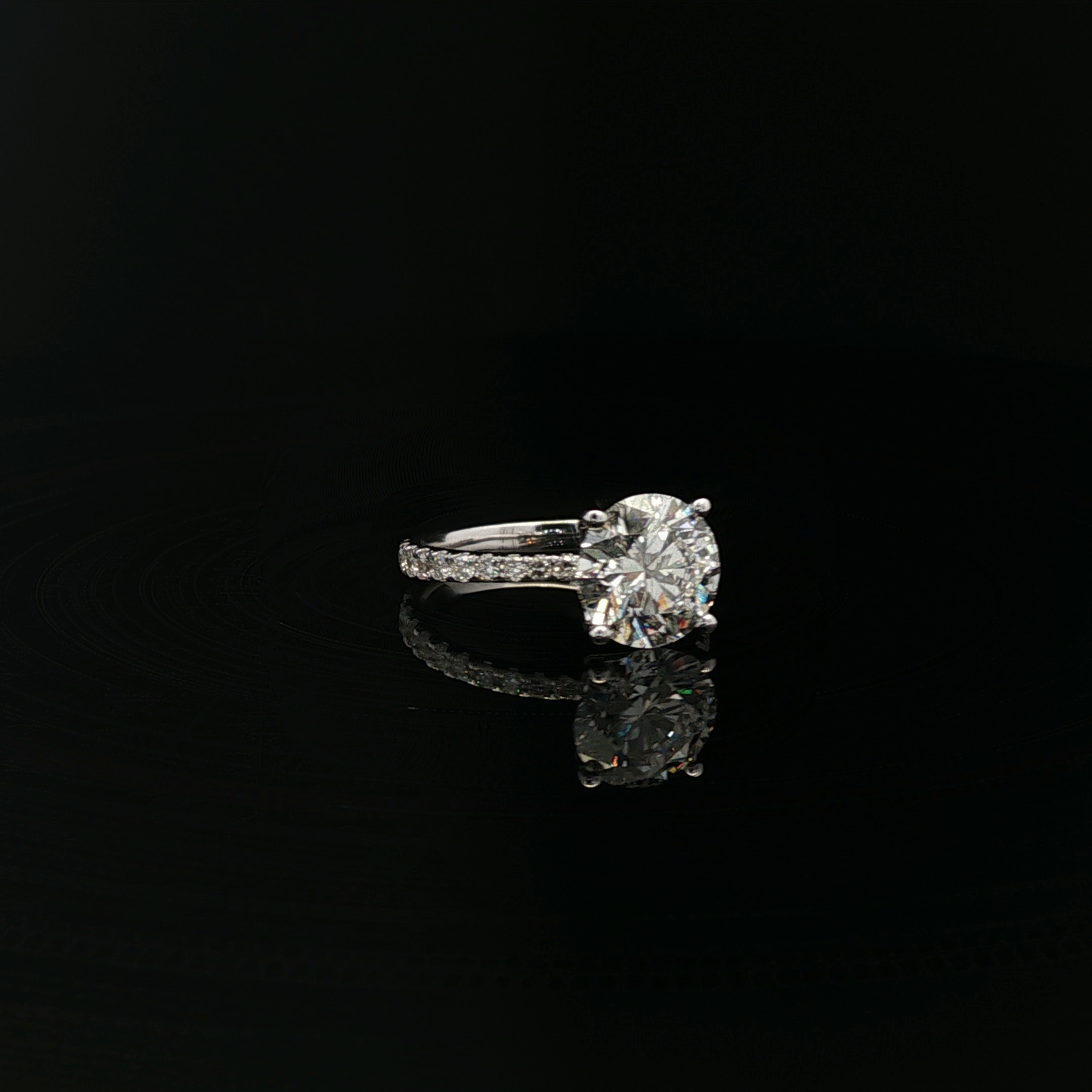 IGI Round 2.31ct D VVS2 18k/White