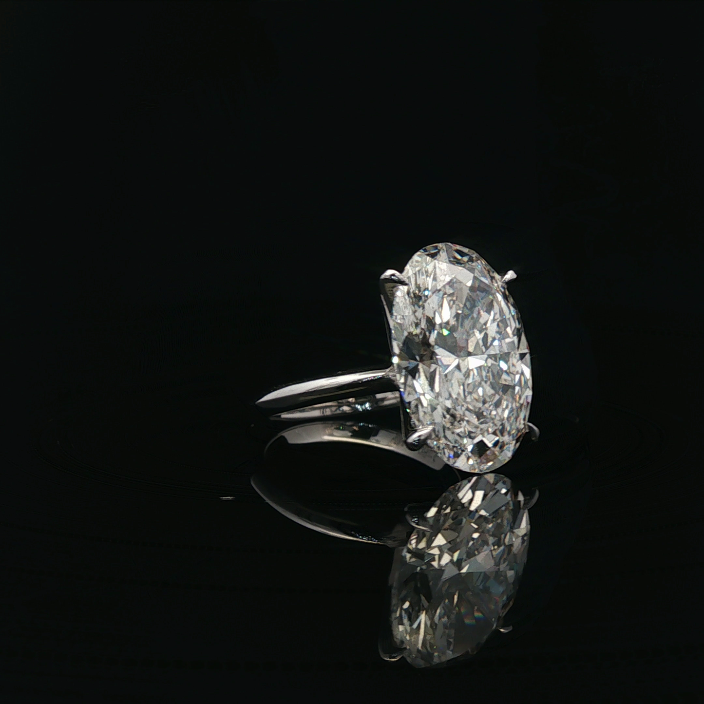 IGI Oval 10.08ct D VVS2 PT950