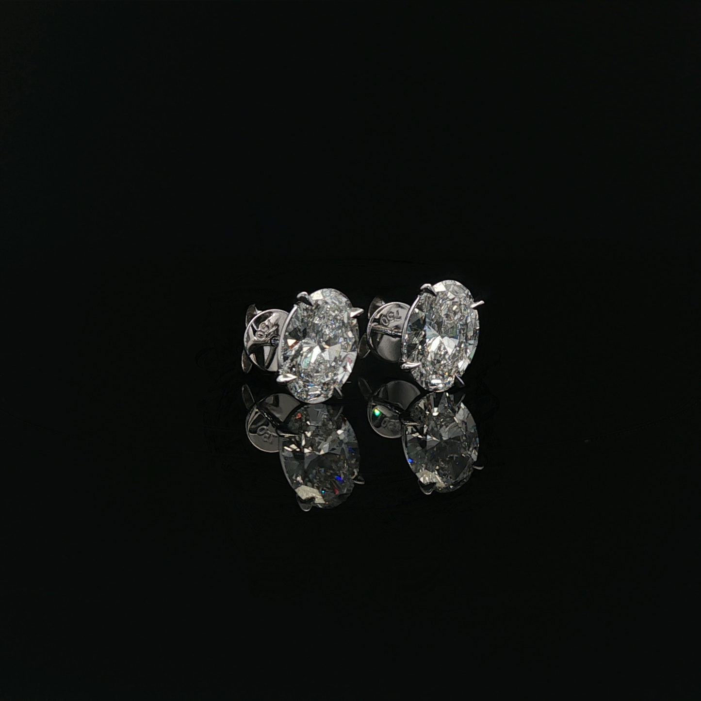 IGI Oval 1.5ct D VVS2 - 10,900$ HKD