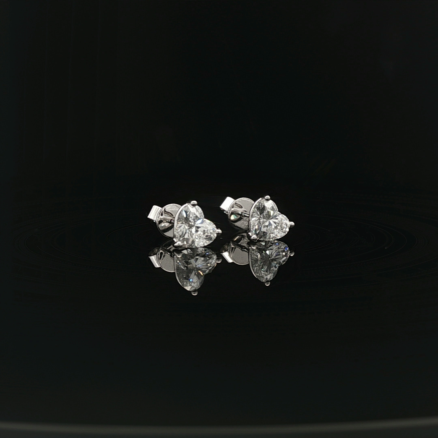 IGI Heart 1ct D VVS Each - 9,900$ HKD