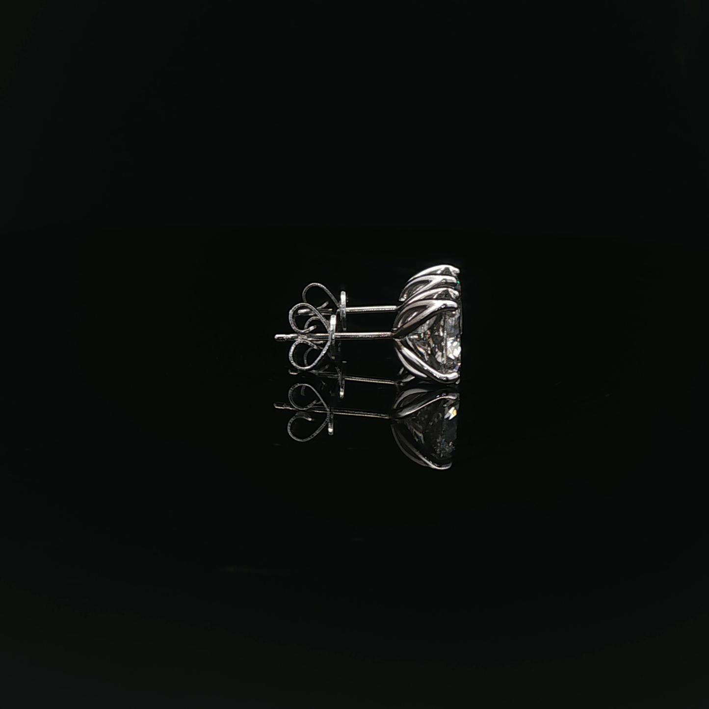 IGI Sq Cushion 2.55ct each D VS - 17,500$ HKD