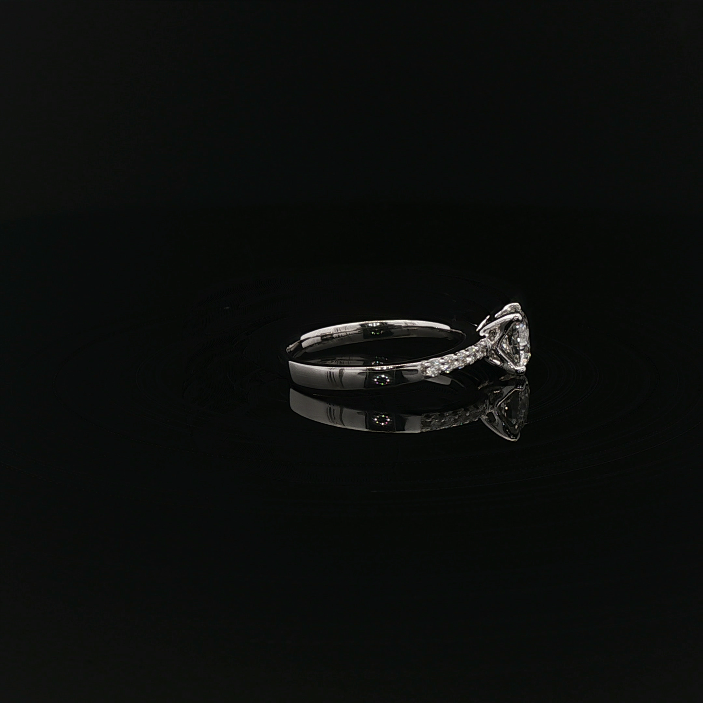 IGI Rd 1.01ct D VVS1 - 9,900$ HKD