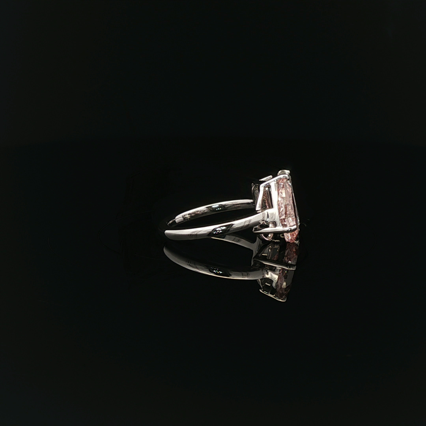 IGI Emerald 3.06ct Pink Pear 2.11ct - 22,900$ HKD