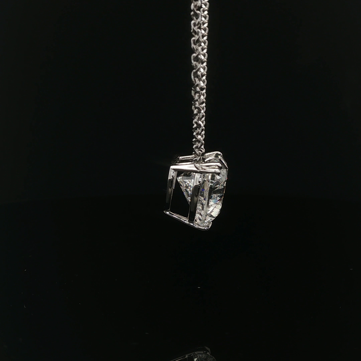 IGI 10.45ct HS D VVS2 18kw pendent