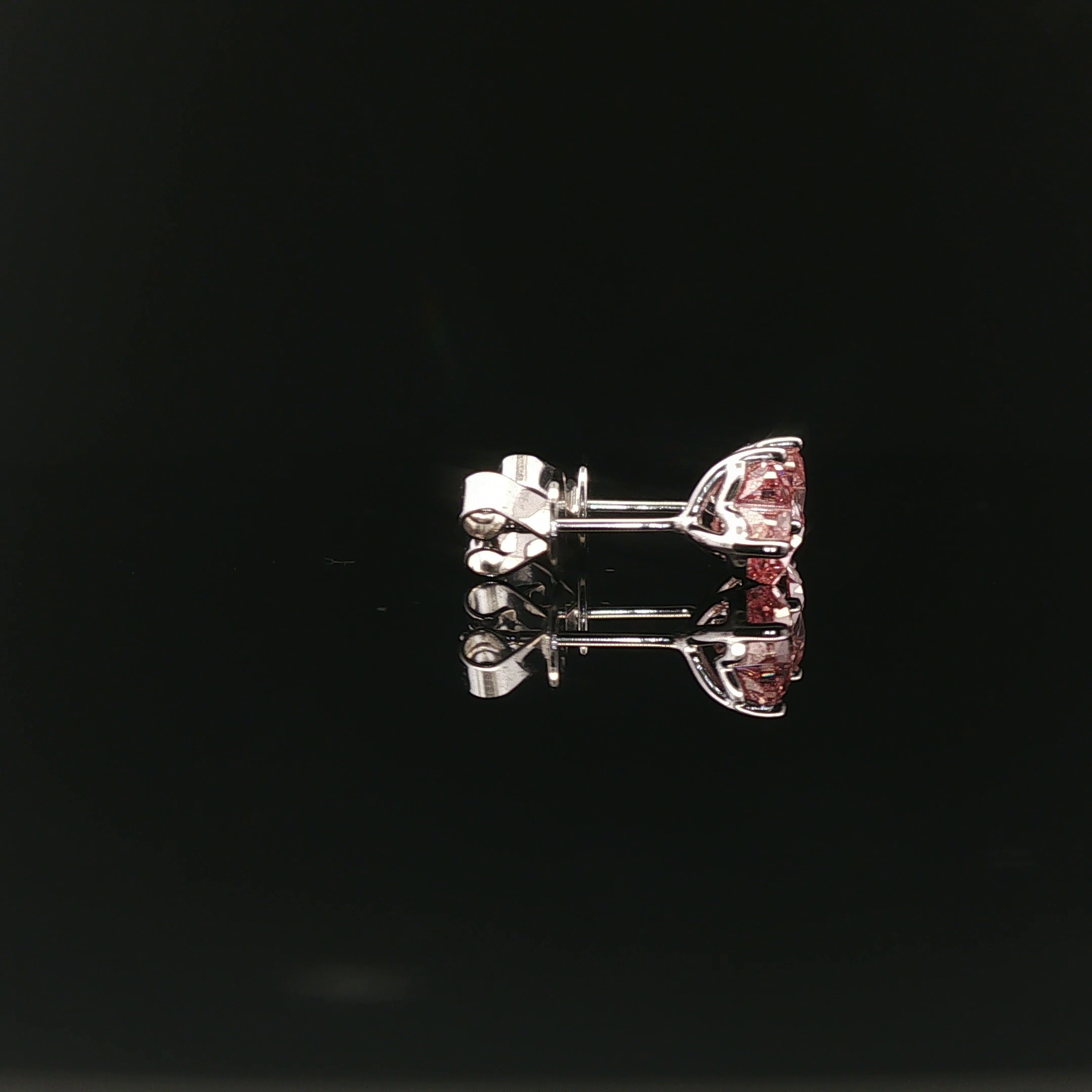 IGI Heart 1ct Fancy Intense Pink VS - 11,900$ HKD
