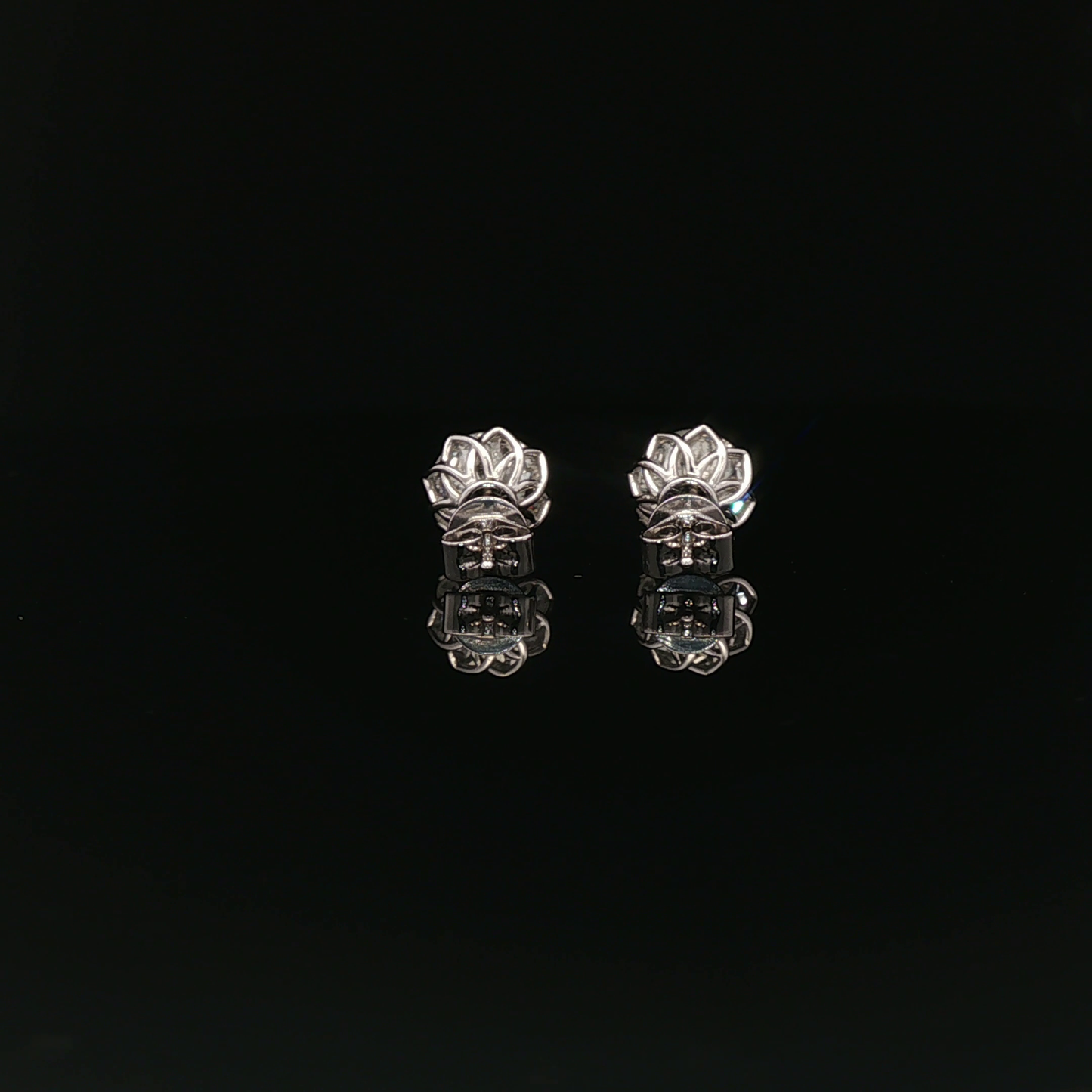 IGI RD 1.50ct+1.52ct D VVS2 18k/w