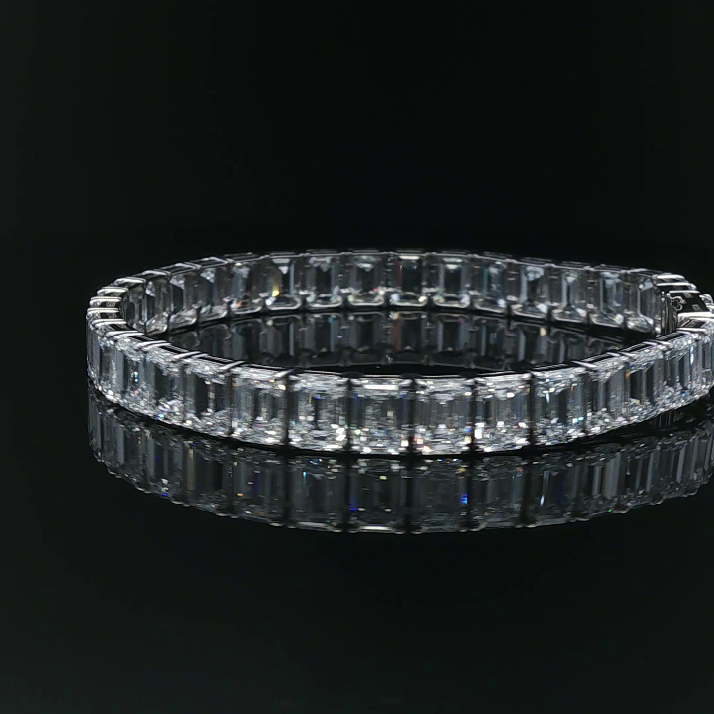 Emerald 1ct each Tennis Bracelet in White Gold