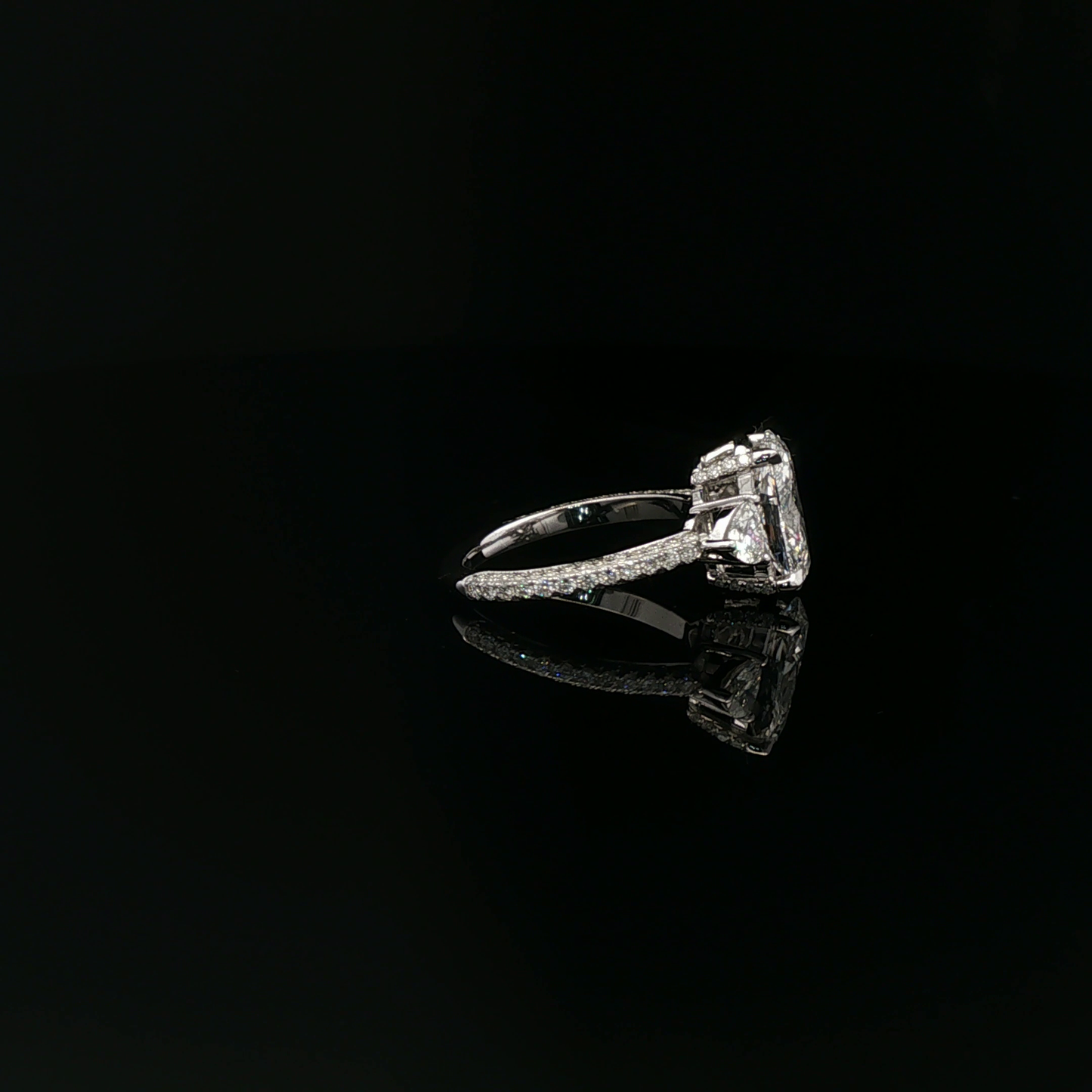 IGI Oval 2.61ct D VVS2 HS sides stone 0.25ct 18k/w