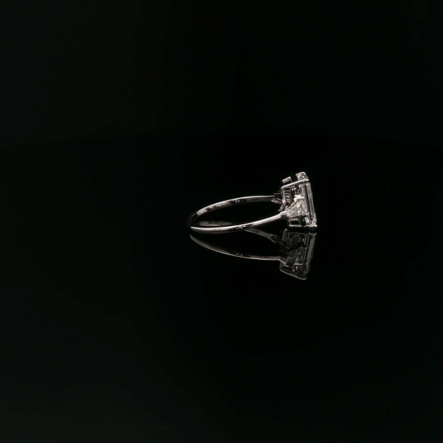 IGI Emerald 2.48ct D VS1 0.20 Tap Bag each side