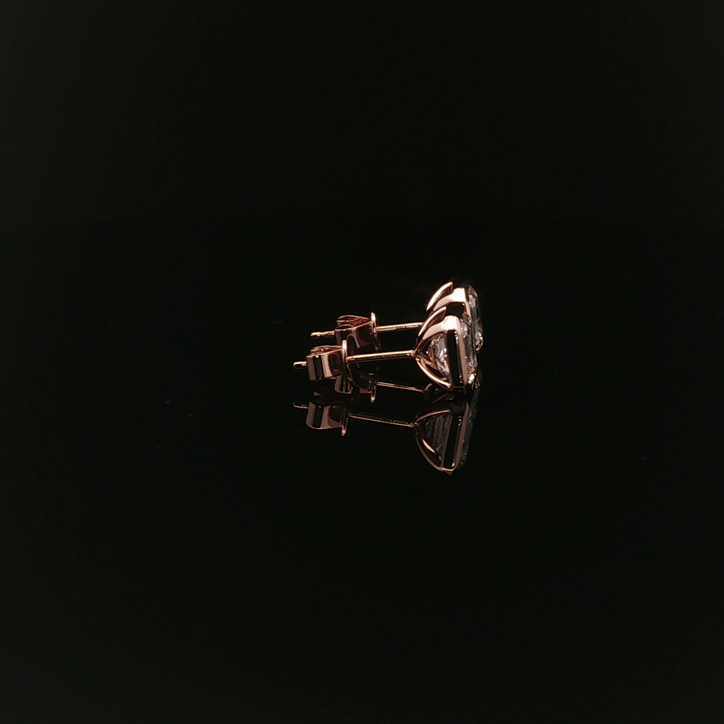 IGI Asscher 1.5ct D VVS Each - 10,500$ HKD