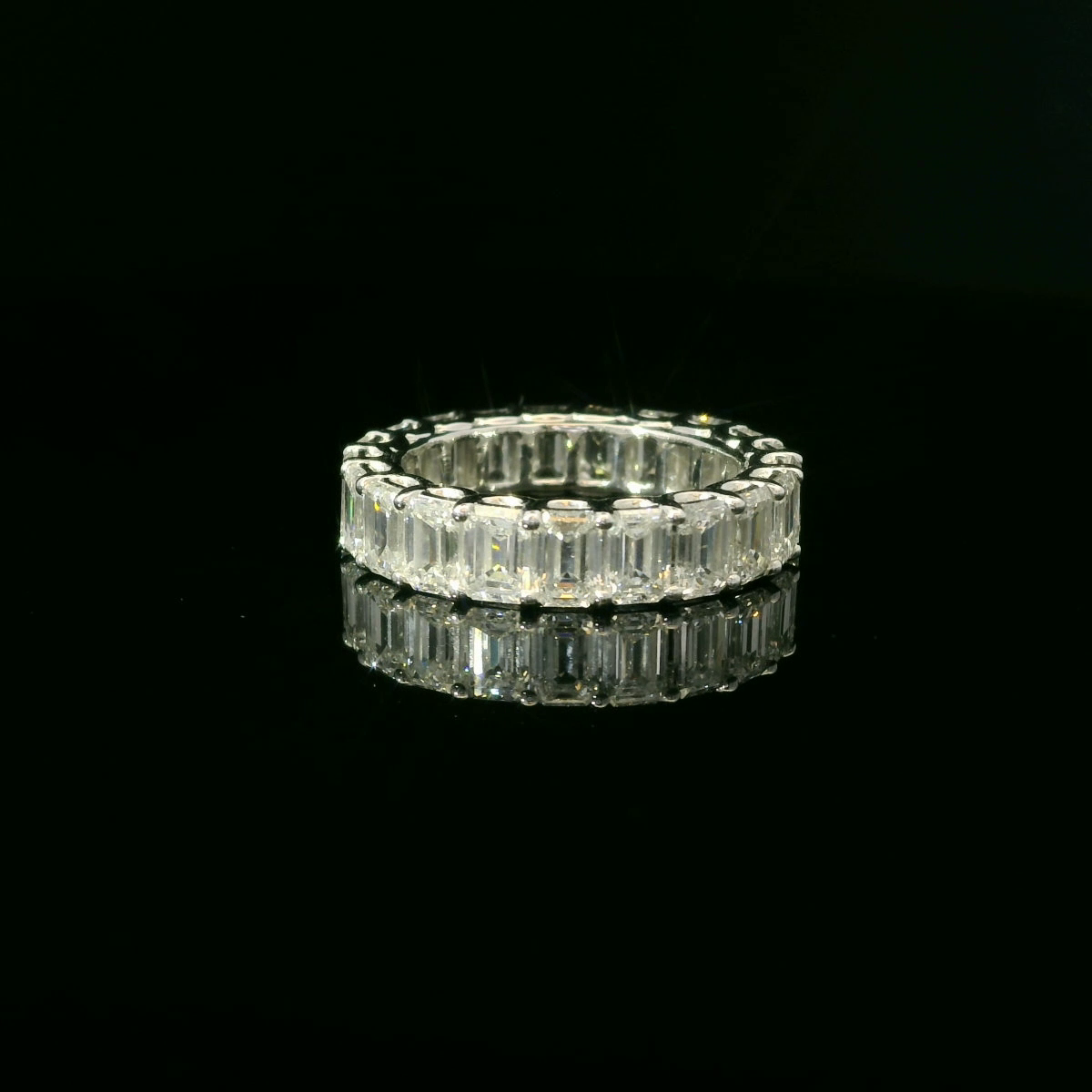 Emerald 0.30ct Each - 15,900$ HKD
