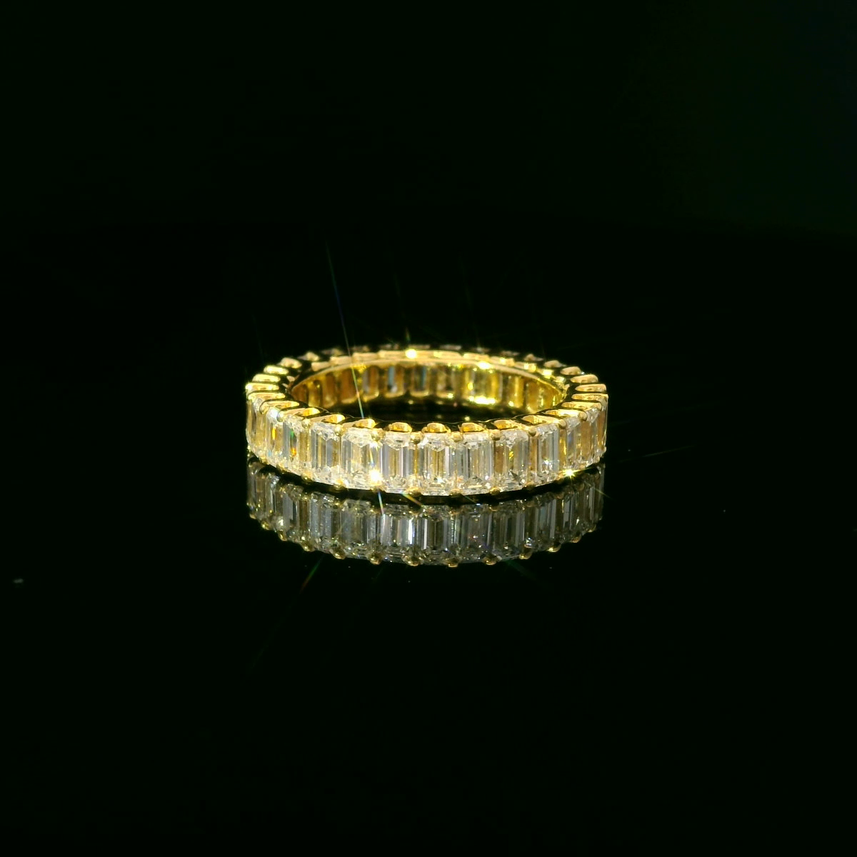 Emerald 0.10ct Each - 12,900$ HKD