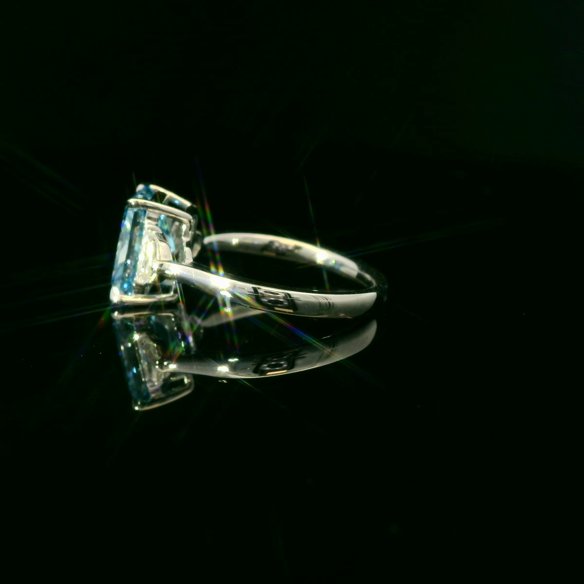 IGI RADIANT FANCY VIVID BLUE 3.14ct