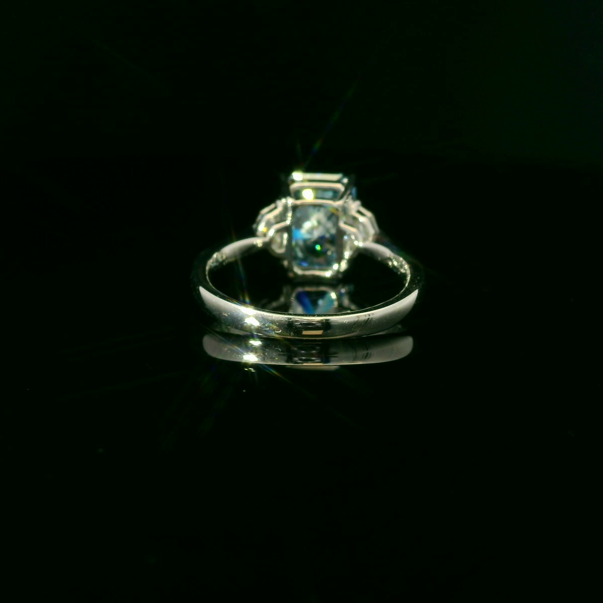 IGI RADIANT FANCY VIVID BLUE 3.14ct