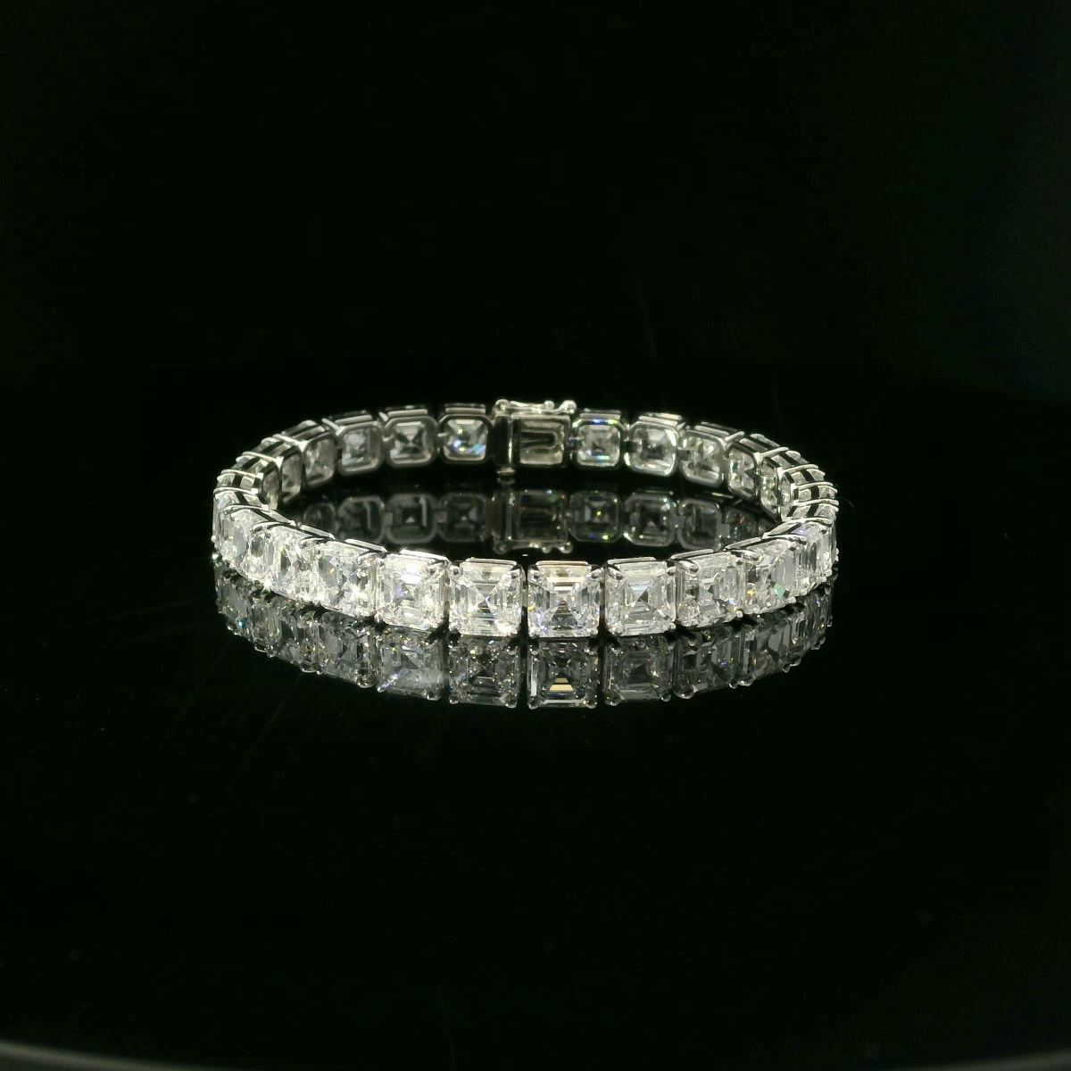 Asscher 1ct Each - 42,000$ HKD
