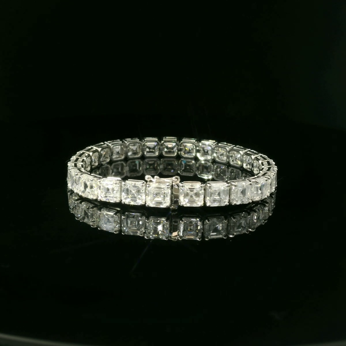 Asscher 1ct Each - 42,000$ HKD