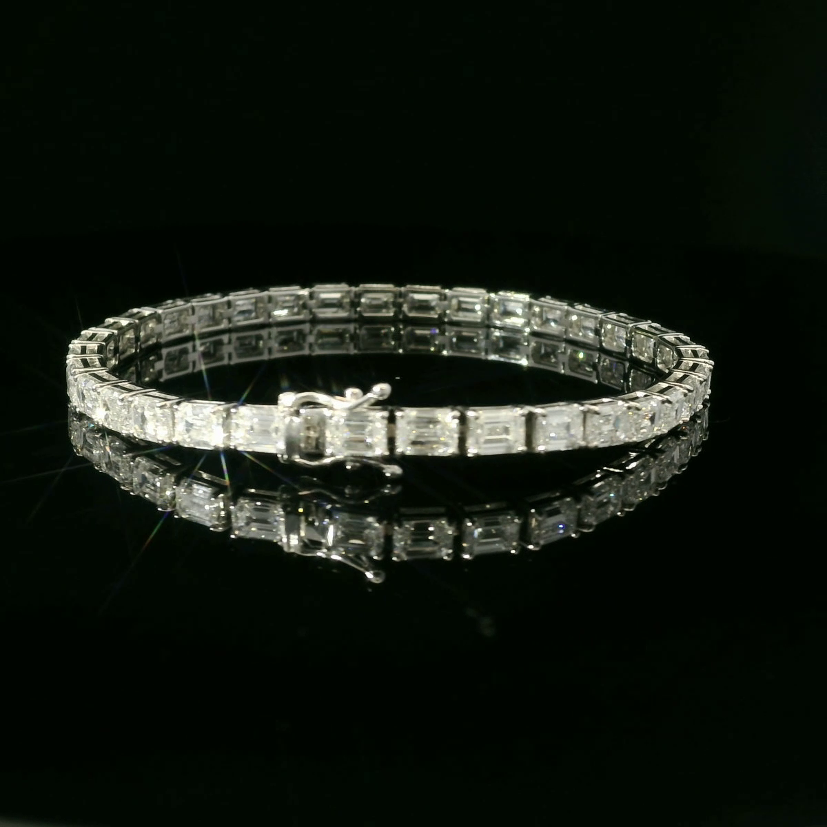 Emerald 0.30ct Each - 31,000$ HKD