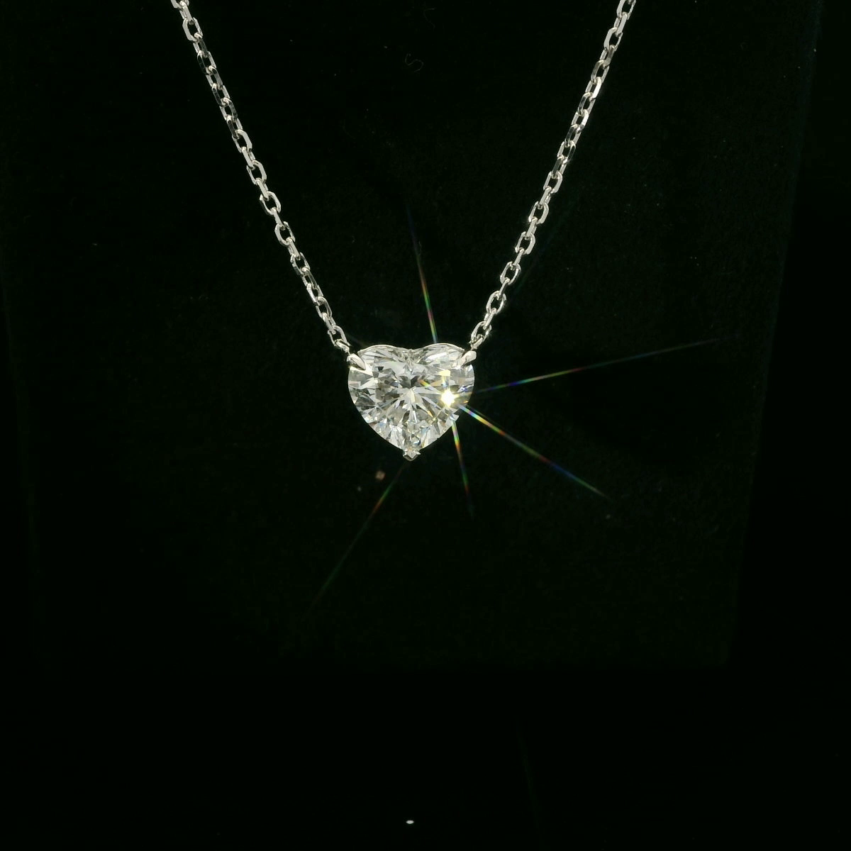 Heart 1.56ct D VVS2 - 8,500$ HKD