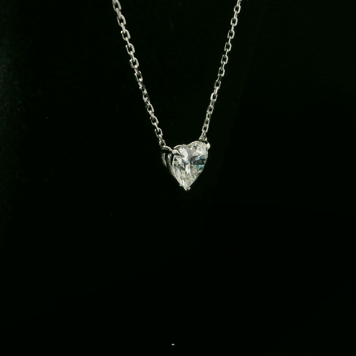 Heart 1.56ct D VVS2 - 8,500$ HKD