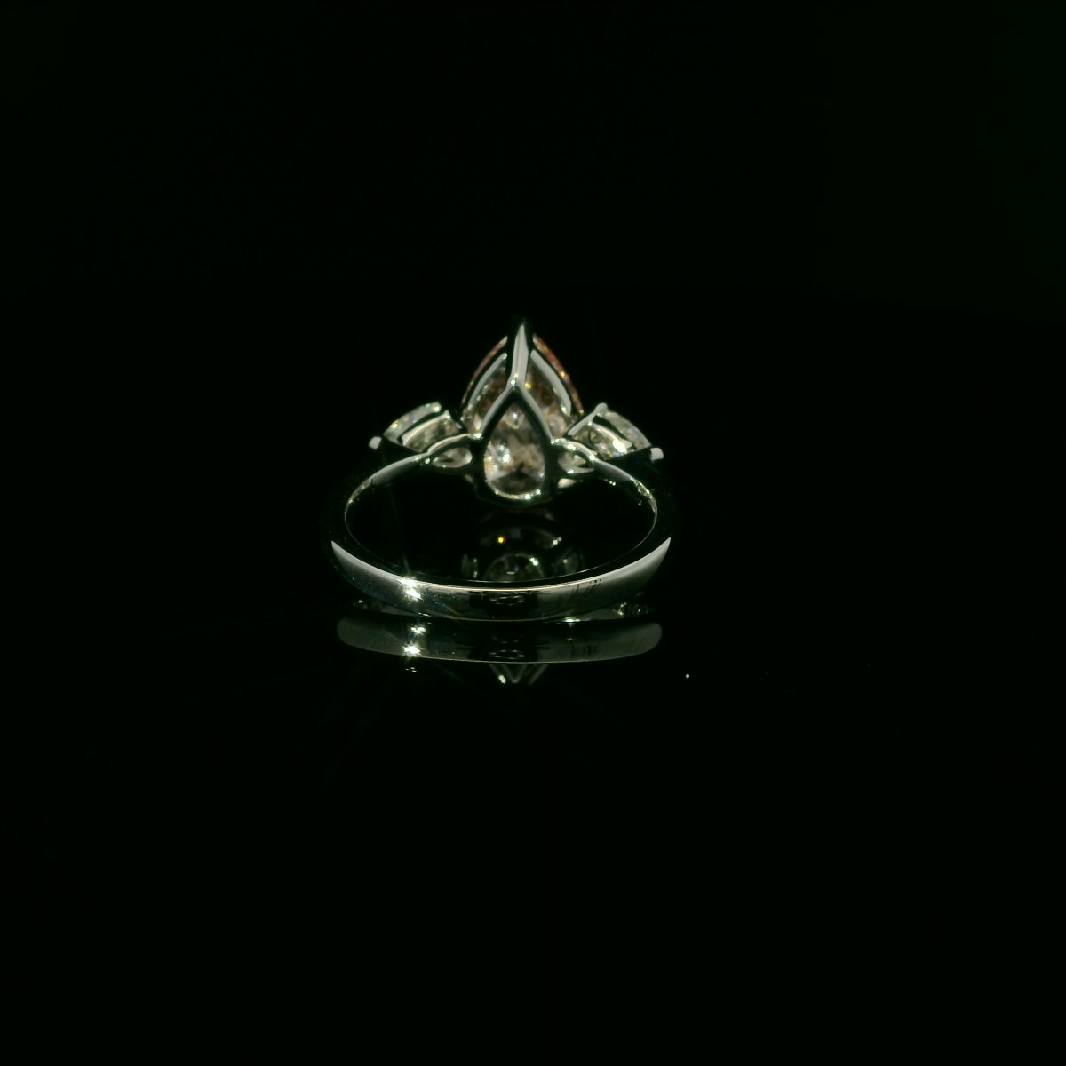 IGI PEAR 3.07ct FANCY VIVID PINK VVS2 18K W/G