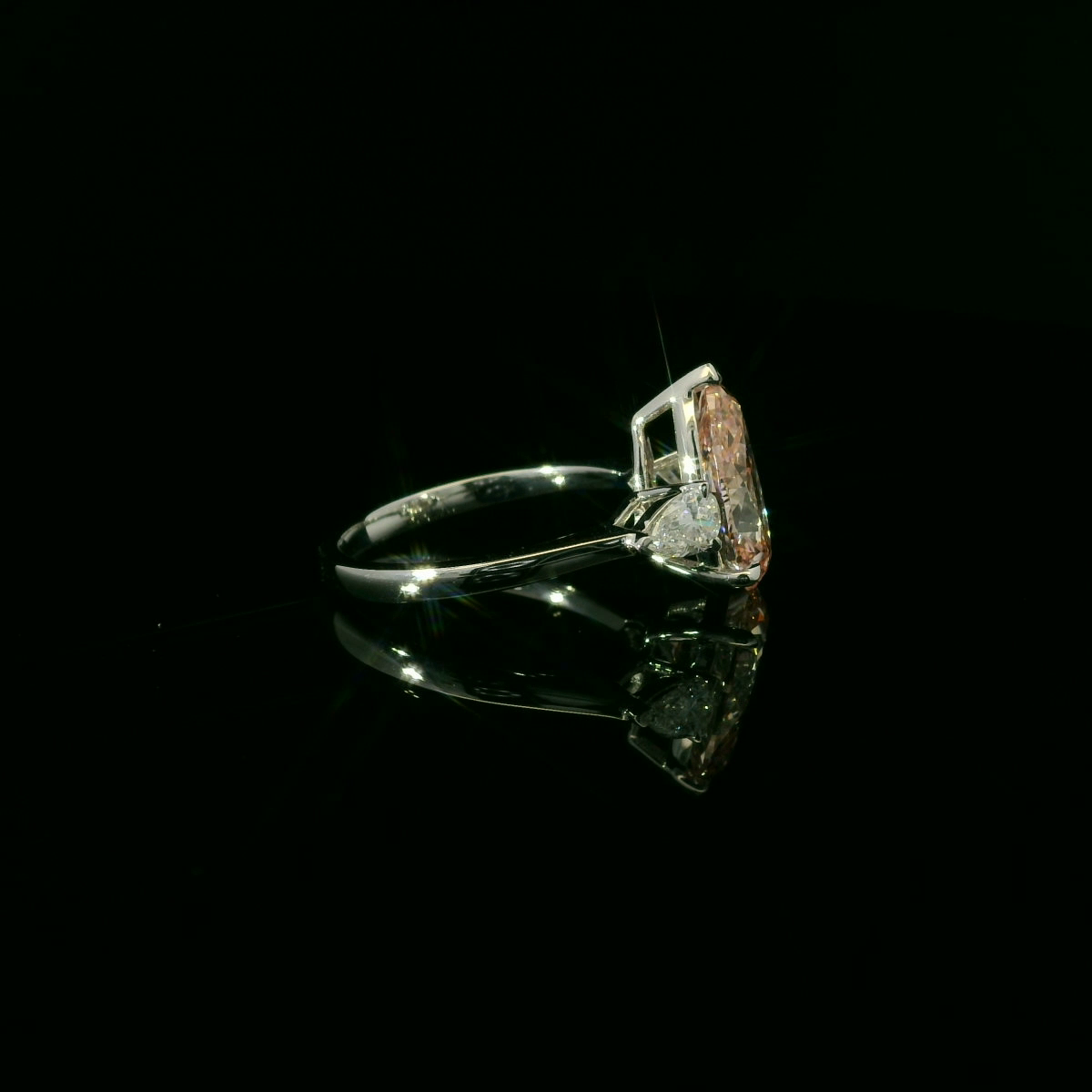 IGI PEAR 3.07ct FANCY VIVID PINK VVS2 18K W/G