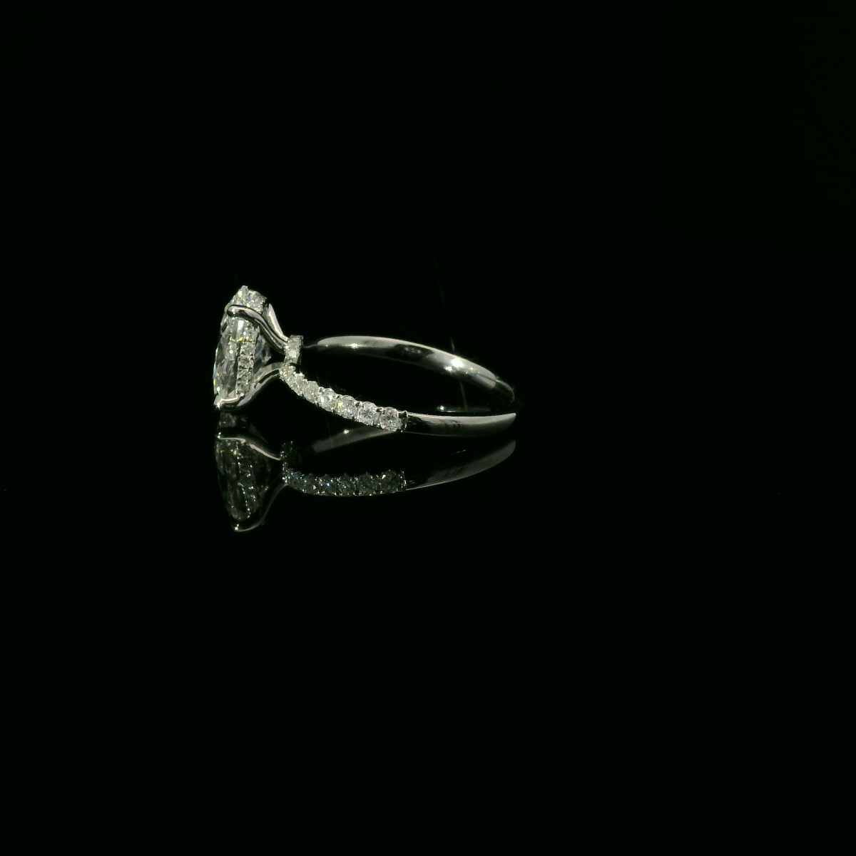 IGI OVAL 1.79ct D VS1 18K W/G