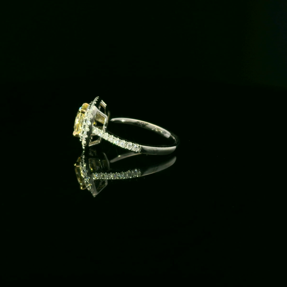 IGI Cushion Fancy Intense Yellow VVS2 1.73ct - 11,900$ HKD
