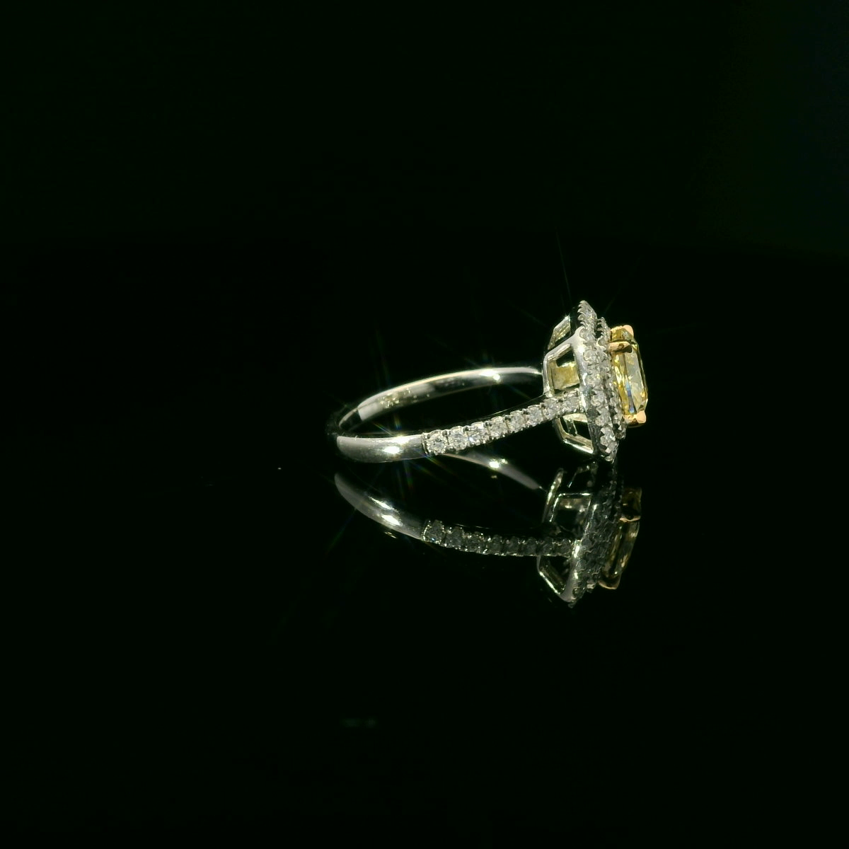 IGI Cushion Fancy Intense Yellow VVS2 1.73ct - 11,900$ HKD