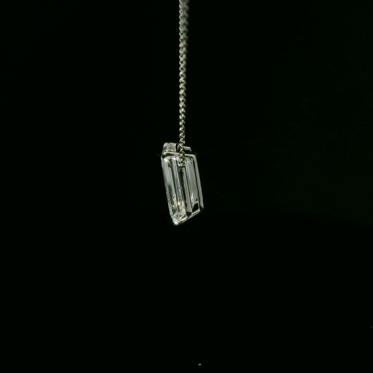 IGI Emerald 5.51ct D VVS1 Pendant 18k W/G