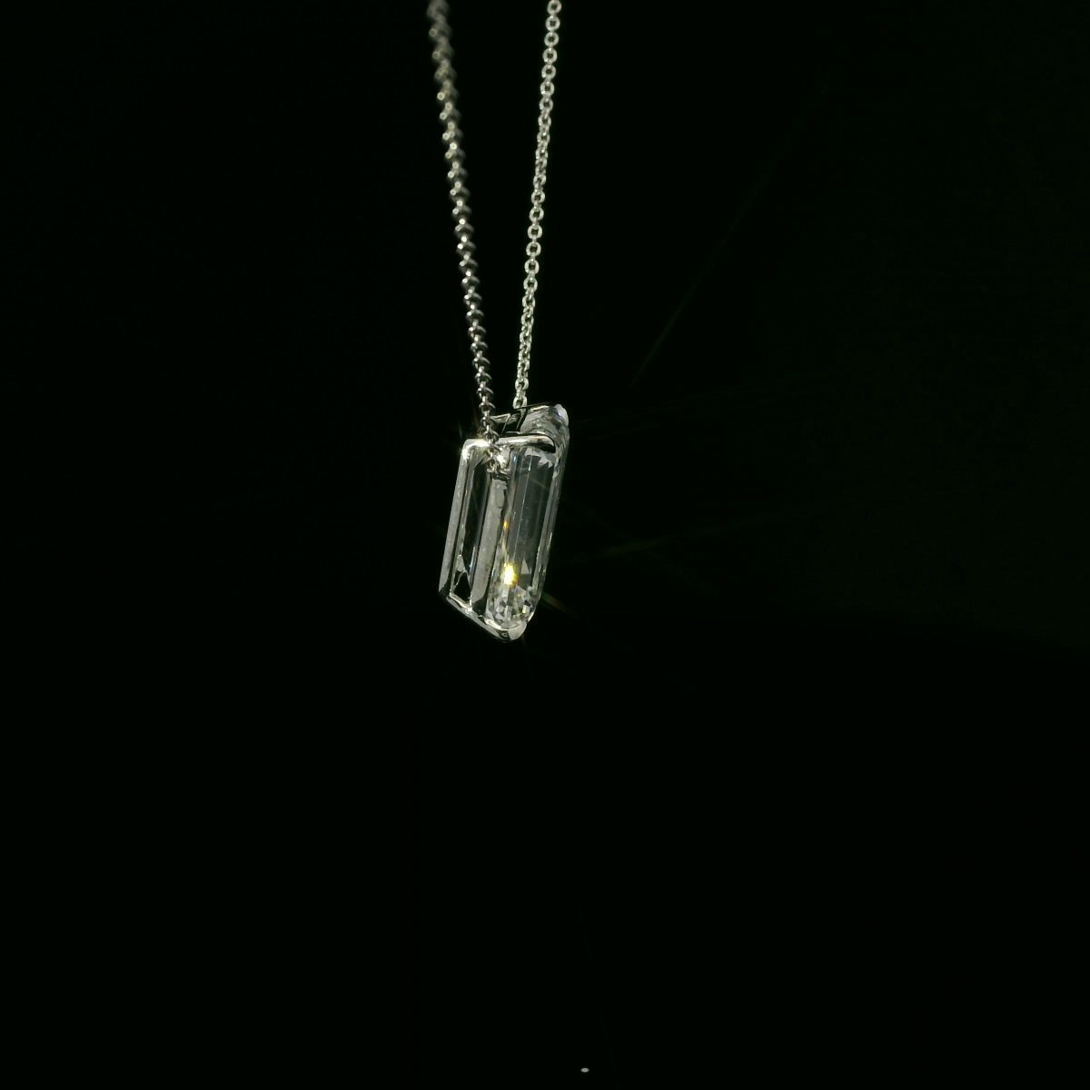IGI Emerald 5.51ct D VVS1 Pendant 18k W/G
