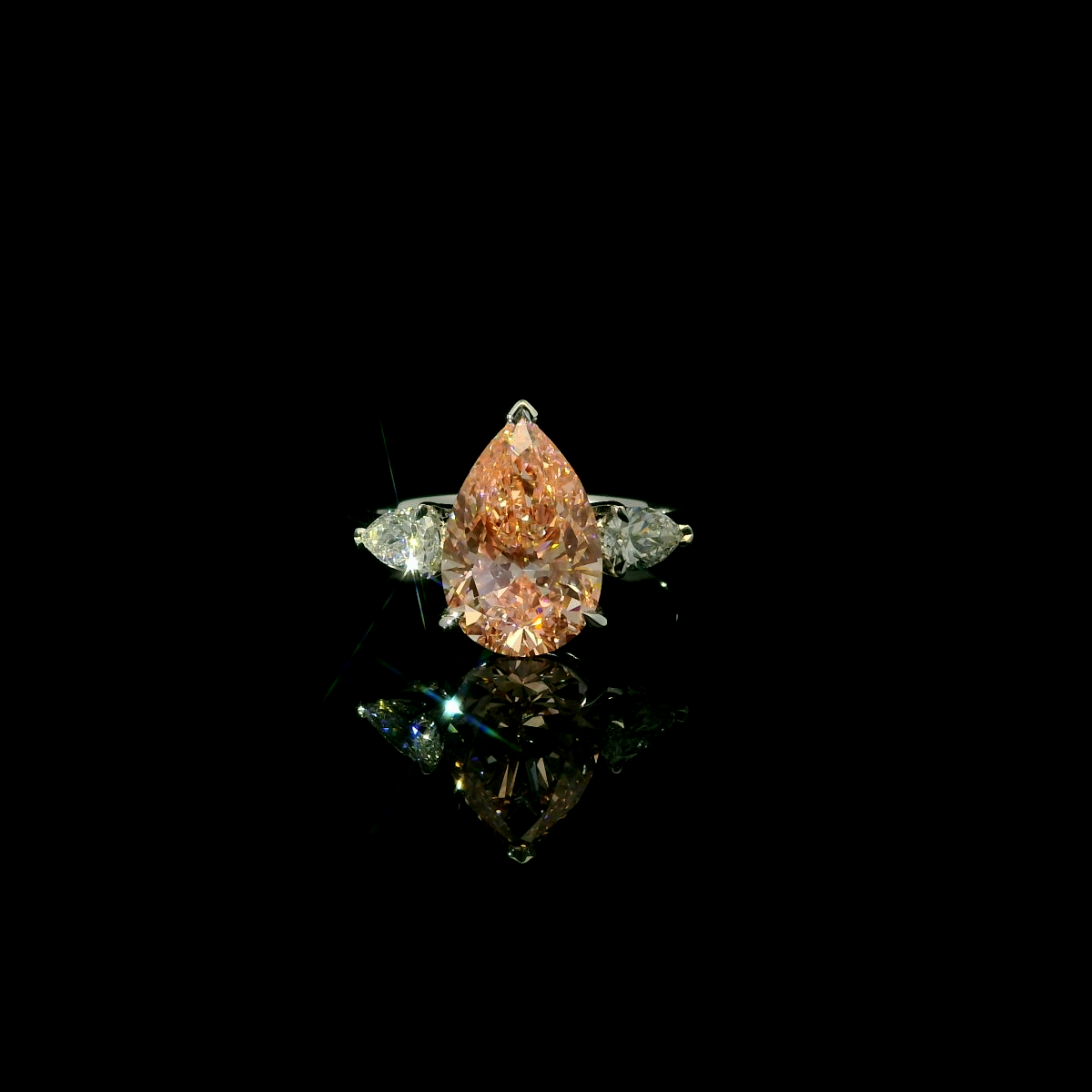 IGI PEAR 3.07ct FANCY VIVID PINK VVS2 18K W/G