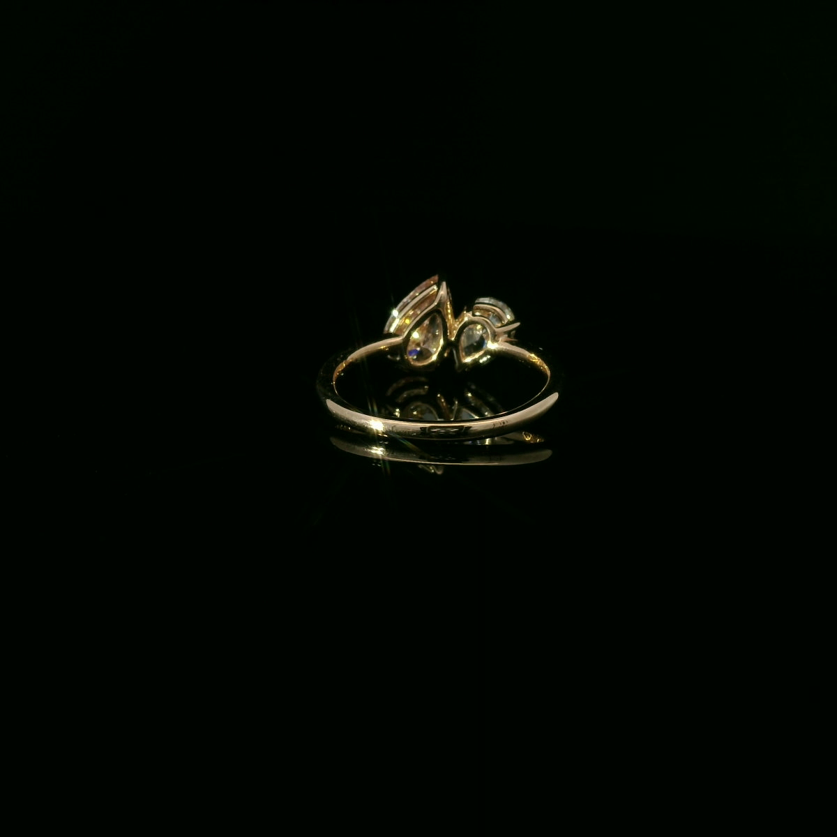 IGI PE 0.98ct FANCY INTENSE PINK , PE 0.56ct D VVS1
