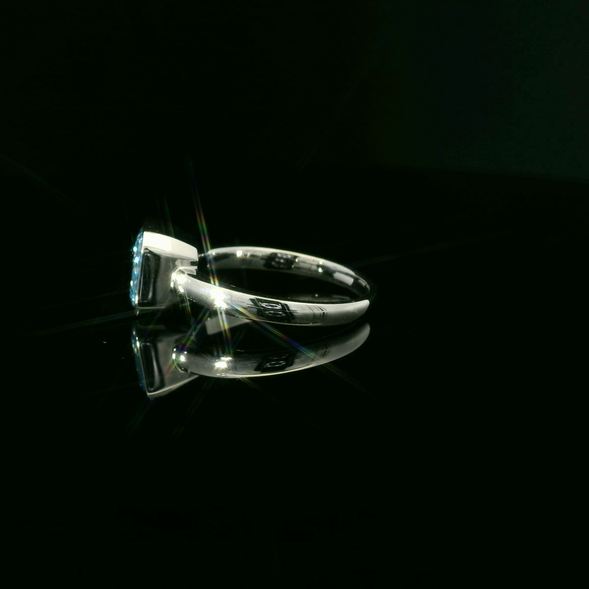 IGI Asscher cut 3.14ct Fancy Vivid Blue