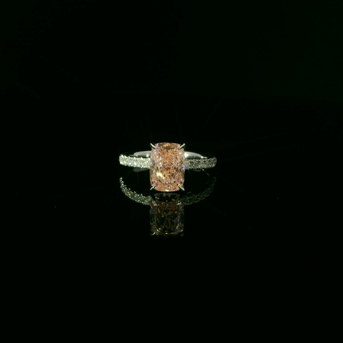 IGI Cushion 2.09ct Fancy Vivid Pink VS2