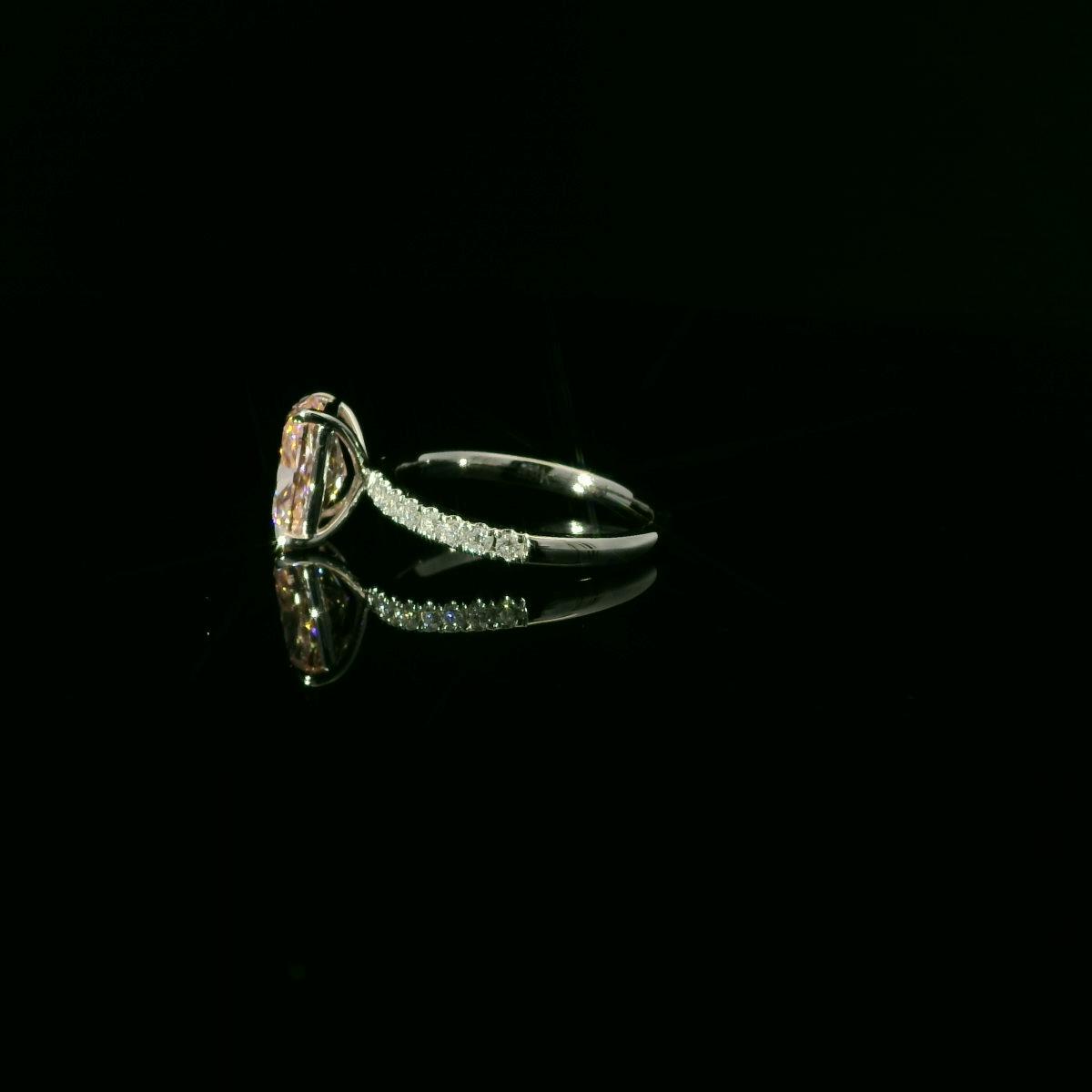 IGI Cushion 2.09ct Fancy Vivid Pink VS2
