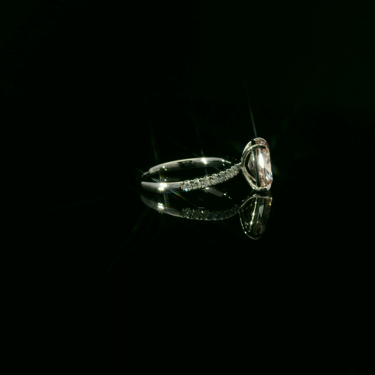 IGI Cushion 2.09ct Fancy Vivid Pink VS2