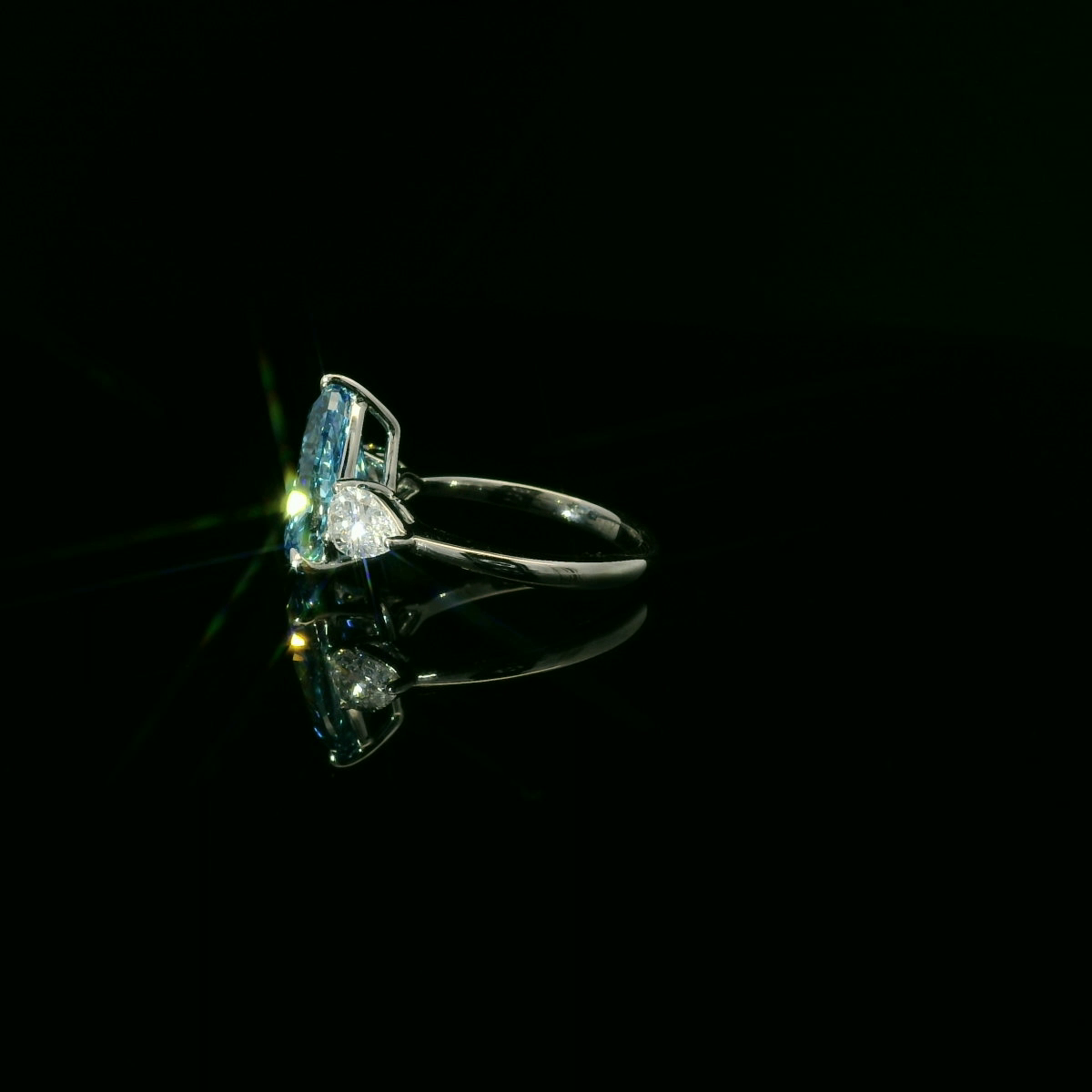 IGI Pear 3.14ct Fancy Vivid Blue Vs2