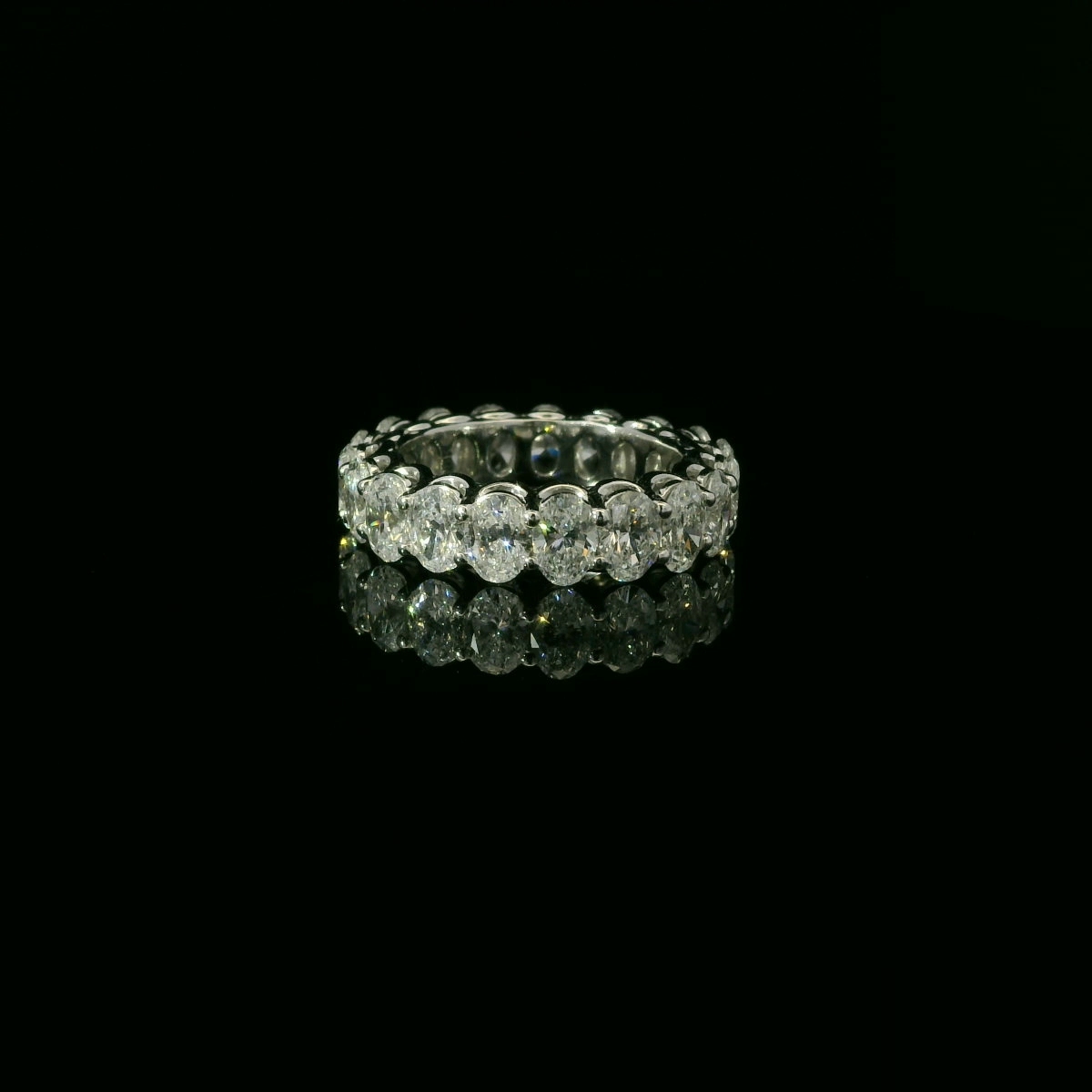 Oval 0.30ct Each - 17,800$ HKD